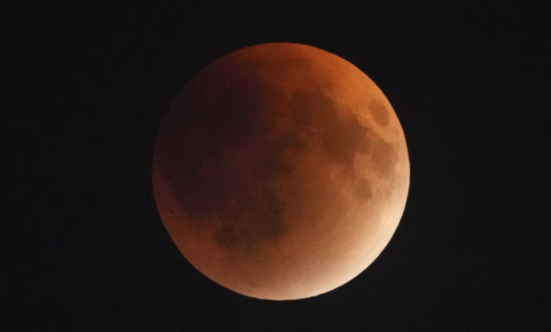 People of Hyderabad witnessed a breathtaking view of the total lunar eclipse