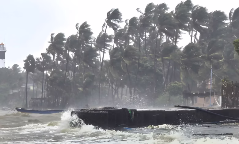 cyclone ditwah india alert, tamil nadu red alert, puducherry red alert, sri lanka cyclone