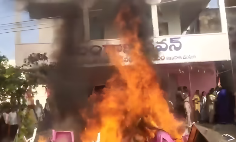 Telangana Political Clash, Manuguru Violence, Congress vs BRS, Bhadrachalam District, Office Fire