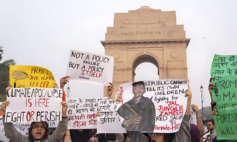 Delhi air pollution protest, Madvi Hidma posters, India Gate protest