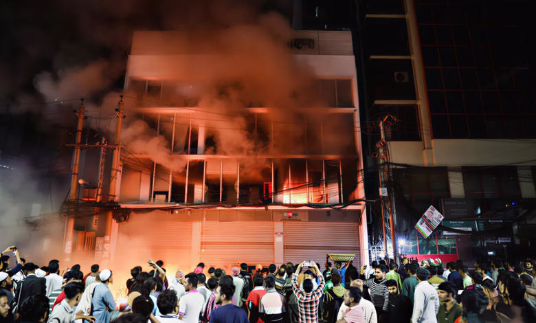Bangladesh media attack, Prothom Alo office fire, Daily Star attack