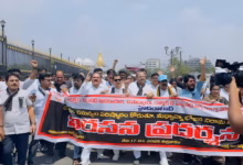 Telangana employees protest, PRC demand Telangana