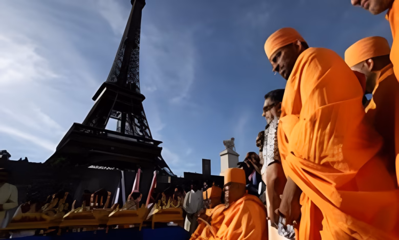 Eiffel Tower strike, Eiffel Tower women staff