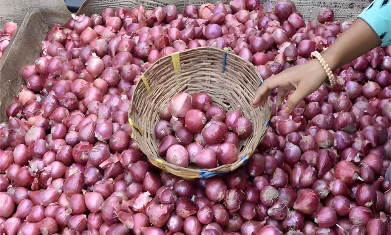 Onion price hike Rs.75-80, Telangana onion prices